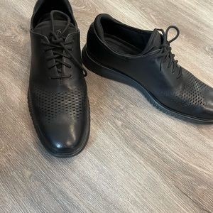 Size 13 mens cole haan leather dress shoes gently used, great condition.